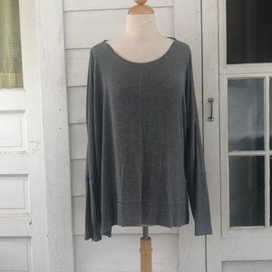 Cold shoulder long sleeve tee